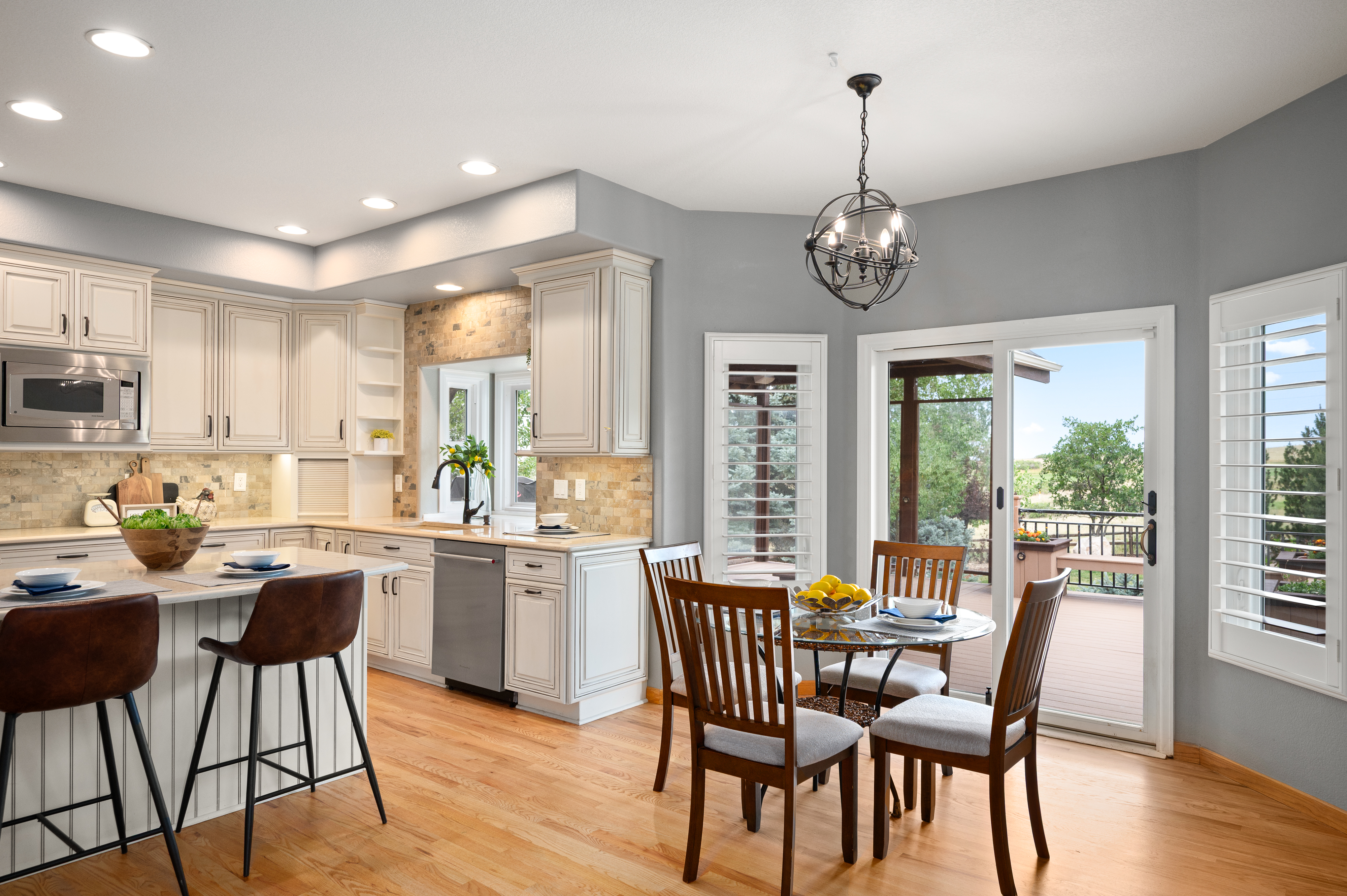  Stunning 5 bed, 5 bath home loaded with upgrades and improvements - 物件實景