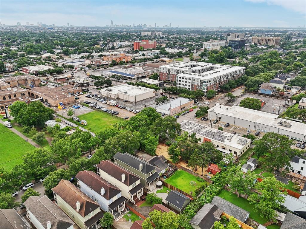 Houston, Texas, 77008, United States, 3 Bedrooms Bedrooms, ,3 BathroomsBathrooms,Residential,For Sale,1931769