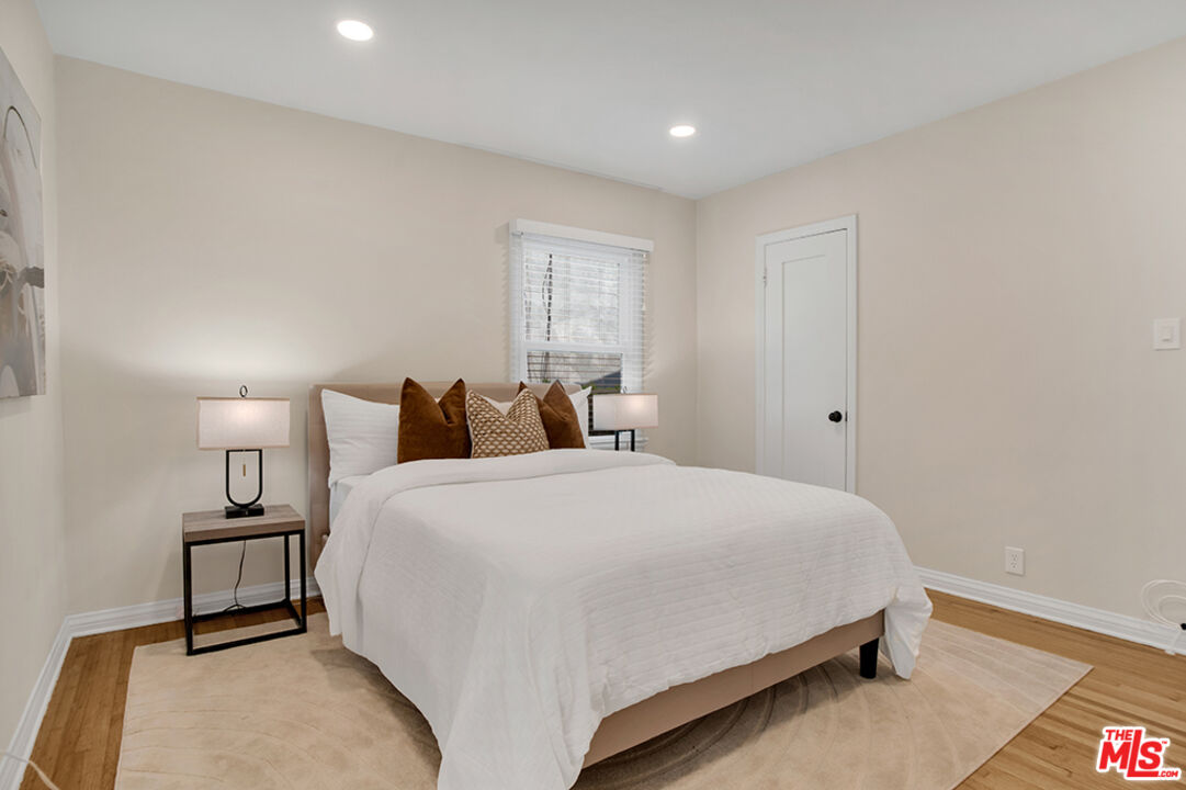 Los Angeles, California, 90025, United States, 5 Bedrooms Bedrooms, ,4 BathroomsBathrooms,Residential,For Sale,1934353