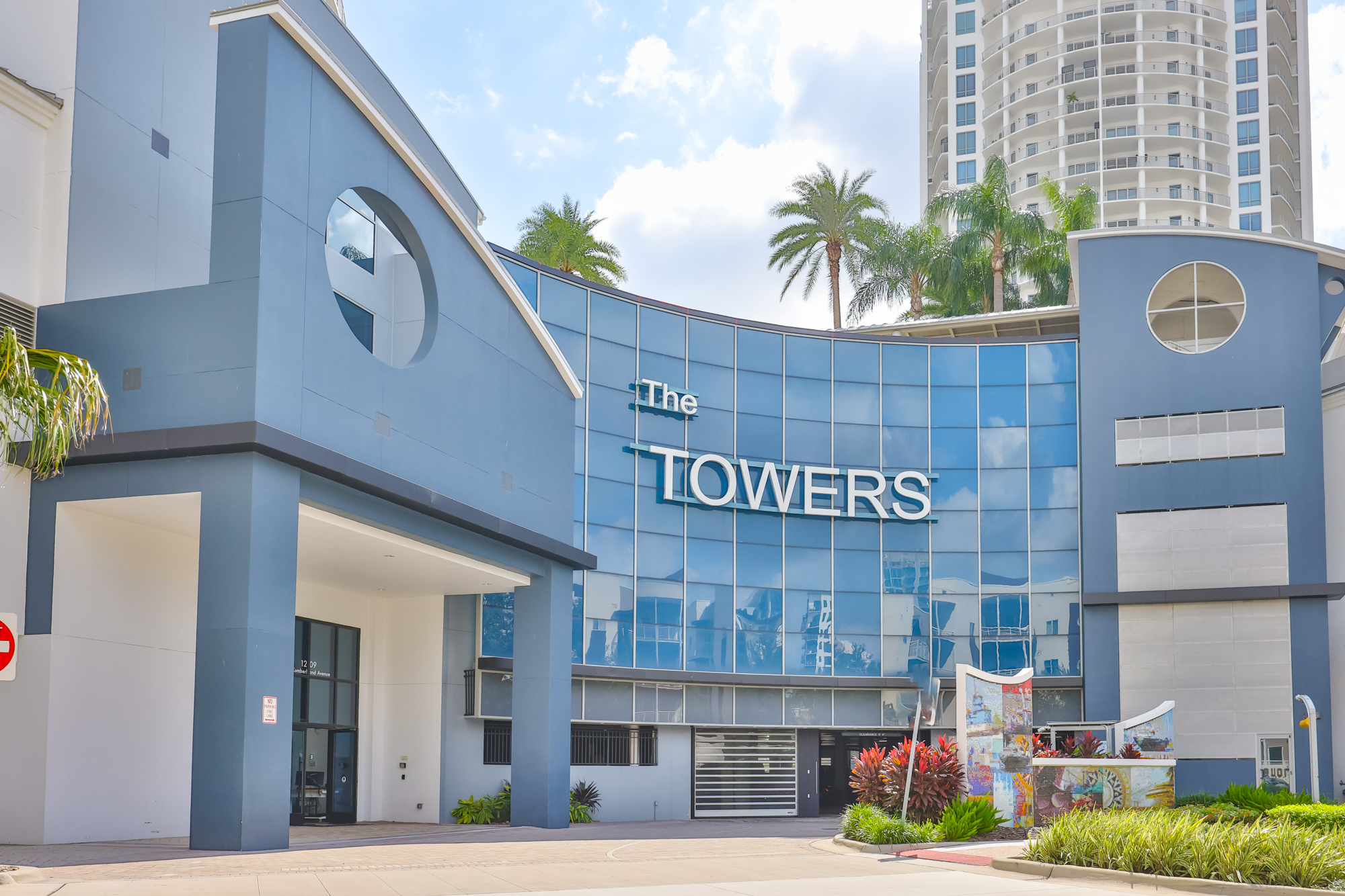 Tampa, Florida, 33602, United States, 3 Bedrooms Bedrooms, ,3 BathroomsBathrooms,Residential,For Sale,1982527