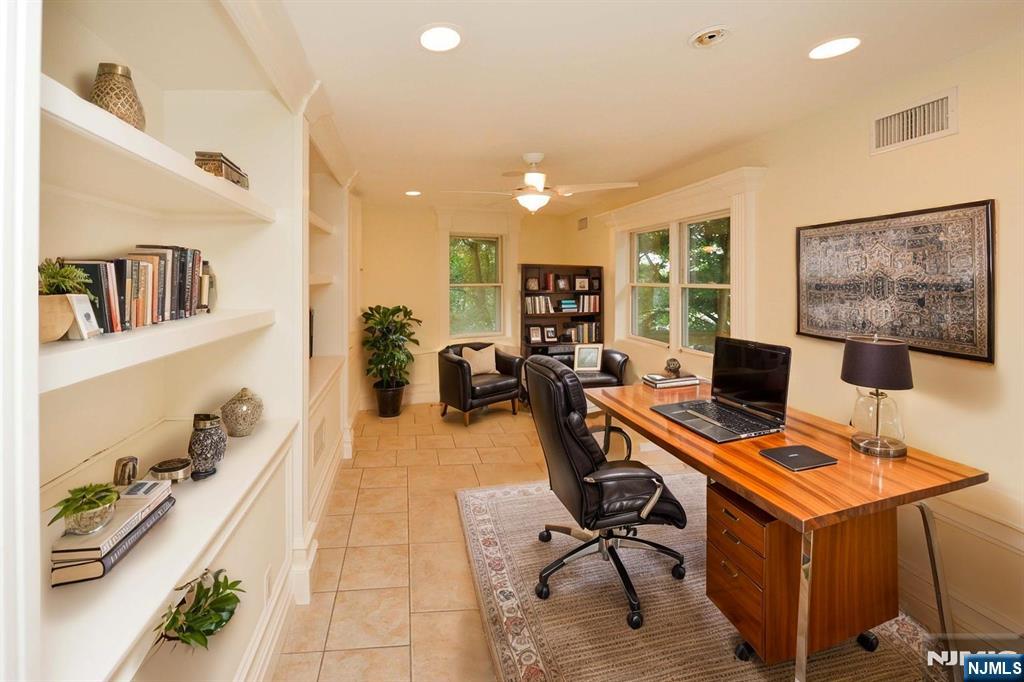 Fort Lee, New Jersey, 07024, United States, 5 Bedrooms Bedrooms, ,5 BathroomsBathrooms,Residential,For Sale,1942232