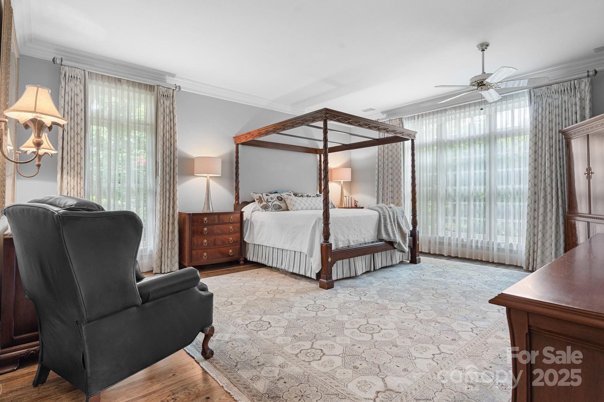 Hickory, North Carolina, 28601, United States, 4 Bedrooms Bedrooms, ,5 BathroomsBathrooms,Residential,For Sale,1942253