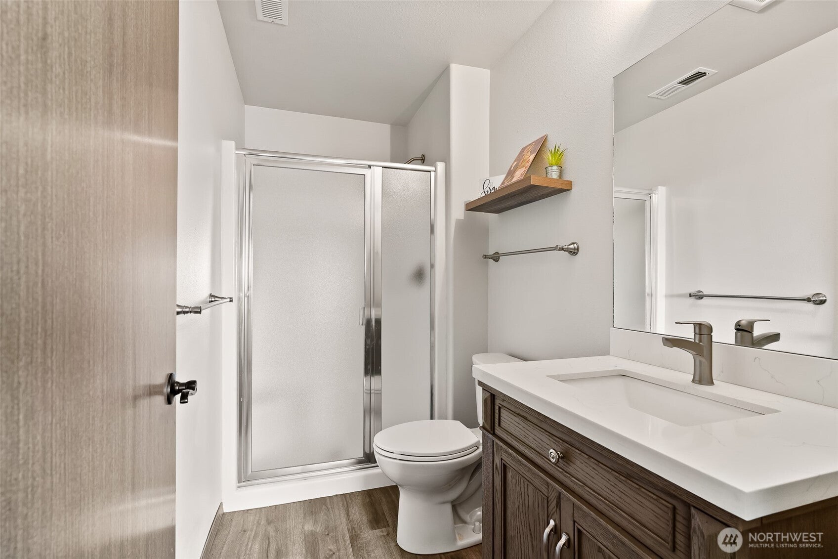 Ellensburg, Washington, 98926, United States, 6 Bedrooms Bedrooms, ,2 BathroomsBathrooms,Residential,For Sale,1992085