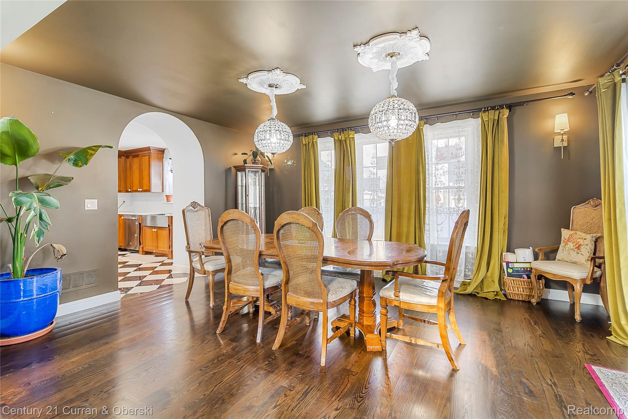 Dearborn, Michigan, 48124, United States, 4 Bedrooms Bedrooms, ,3 BathroomsBathrooms,Residential,For Sale,1921247