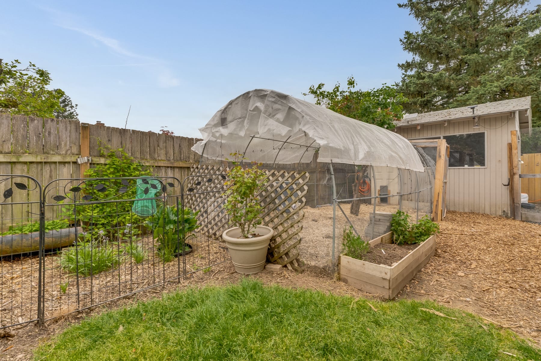  2024 NE POYNTER ST Hillsboro, OR 97124 - 物件實景