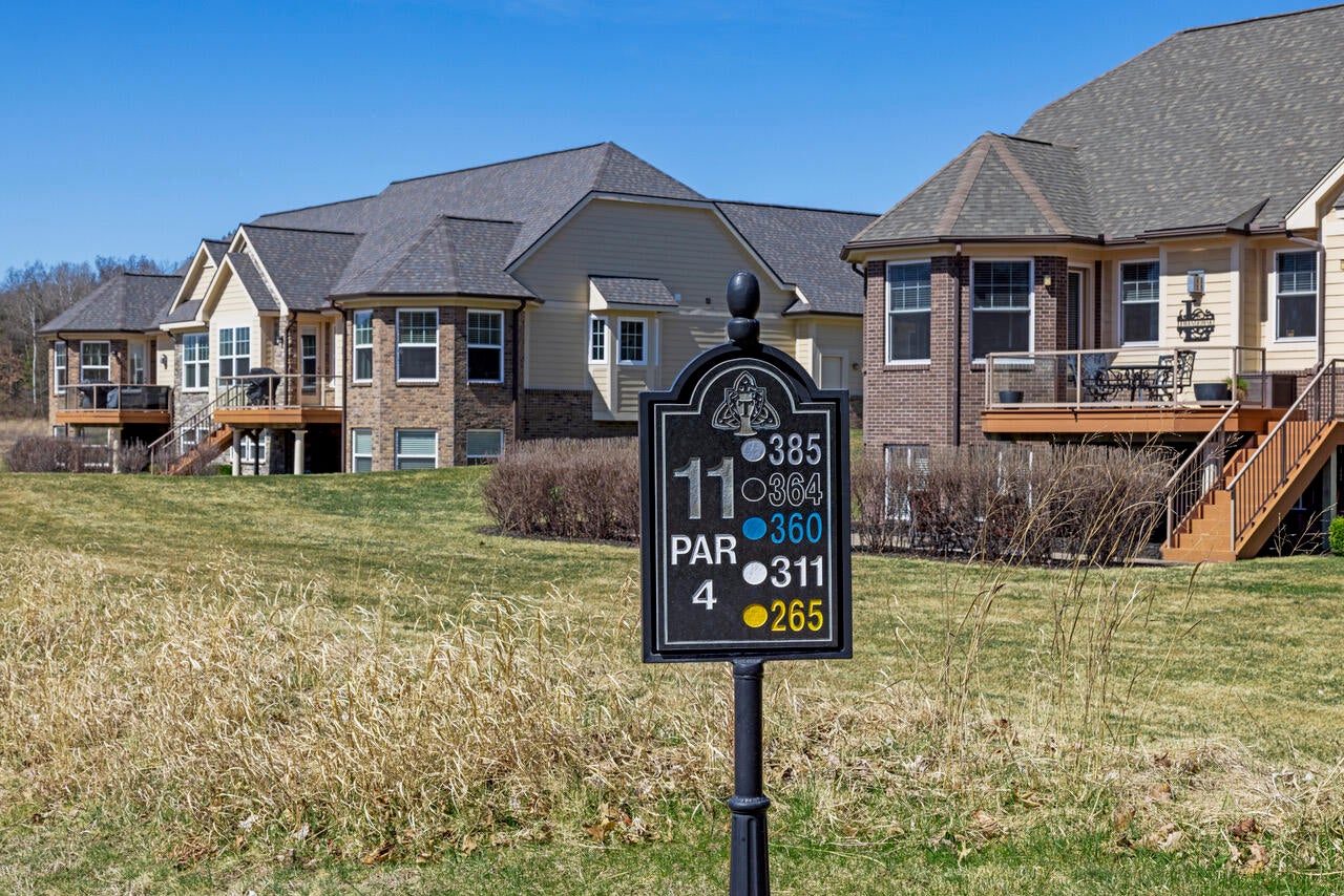 Stanwood, Michigan, 49346, United States, 2 Bedrooms Bedrooms, ,3 BathroomsBathrooms,Residential,For Sale,1812728