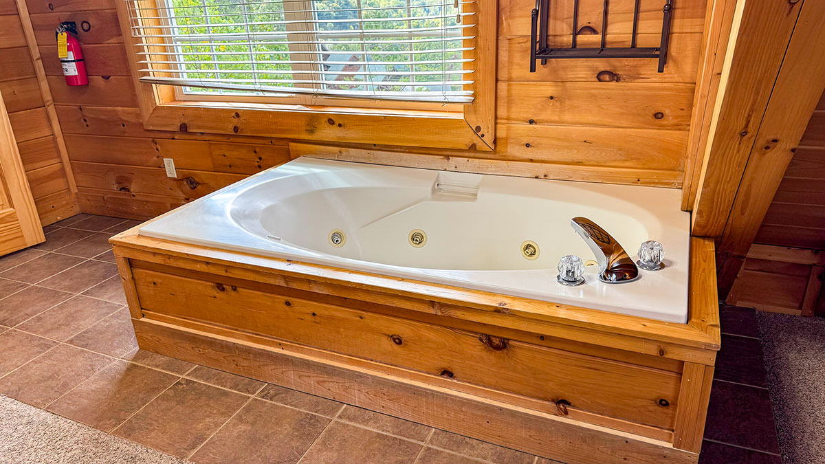 Sevierville, Tennessee, 37876, United States, 6 Bedrooms Bedrooms, ,7 BathroomsBathrooms,Residential,For Sale,1984488