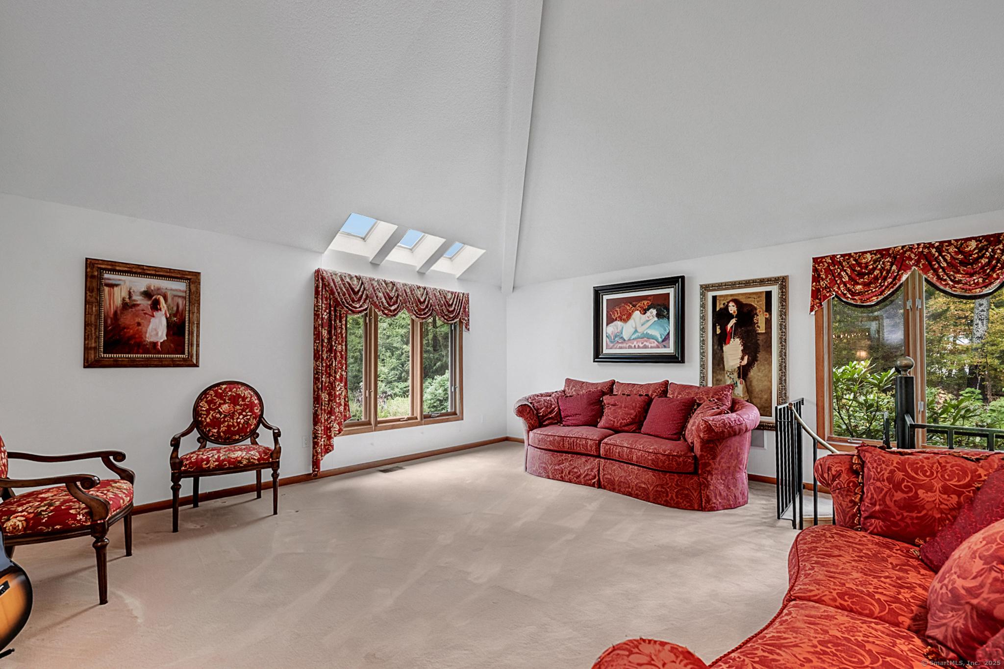 Avon, Connecticut, 06001, United States, 5 Bedrooms Bedrooms, ,6 BathroomsBathrooms,Residential,For Sale,1982009