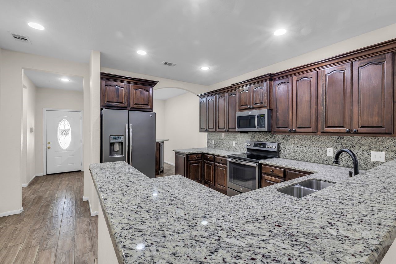 Porter, Tennessee, 77365, United States, 6 Bedrooms Bedrooms, ,4 BathroomsBathrooms,Residential,For Sale,1970156