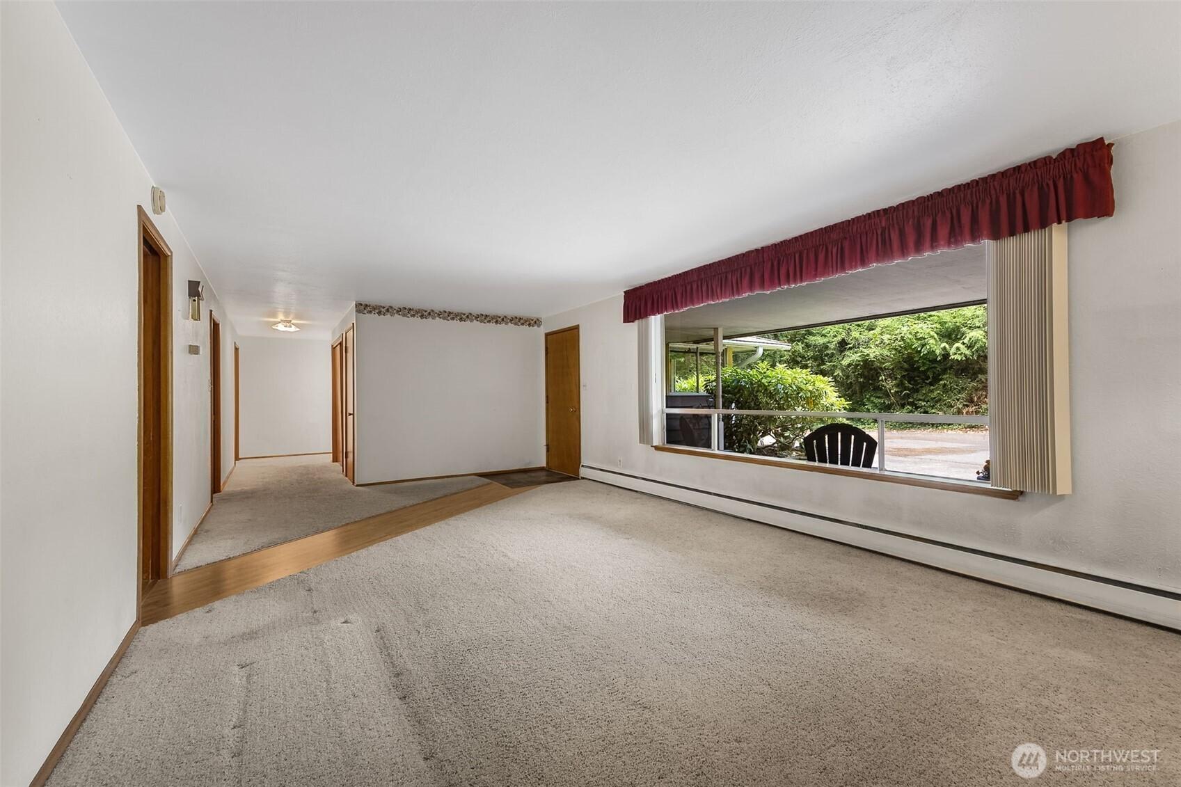 TACOMA, Washington, 98443, United States, 4 Bedrooms Bedrooms, ,3 BathroomsBathrooms,Residential,For Sale,1896165