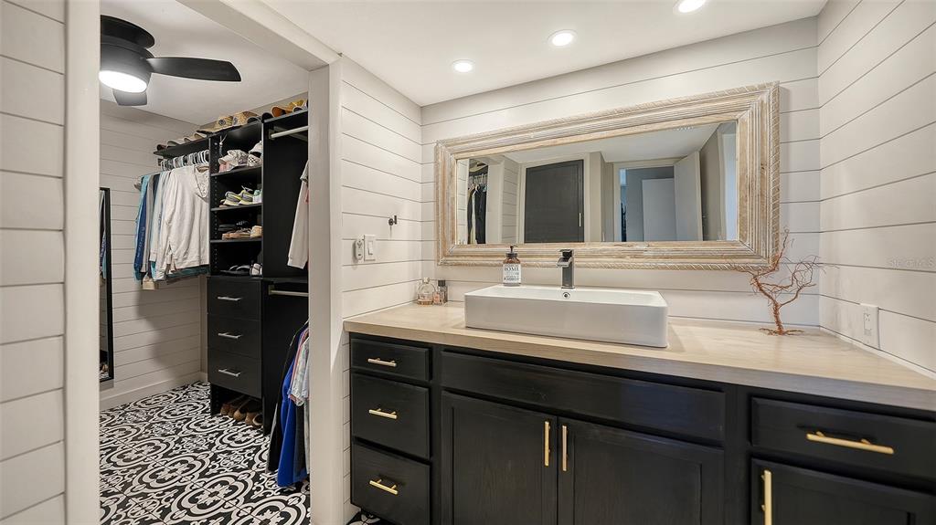 Longboat Key, Florida, 34228, United States, 2 Bedrooms Bedrooms, ,2 BathroomsBathrooms,Residential,For Sale,1987475