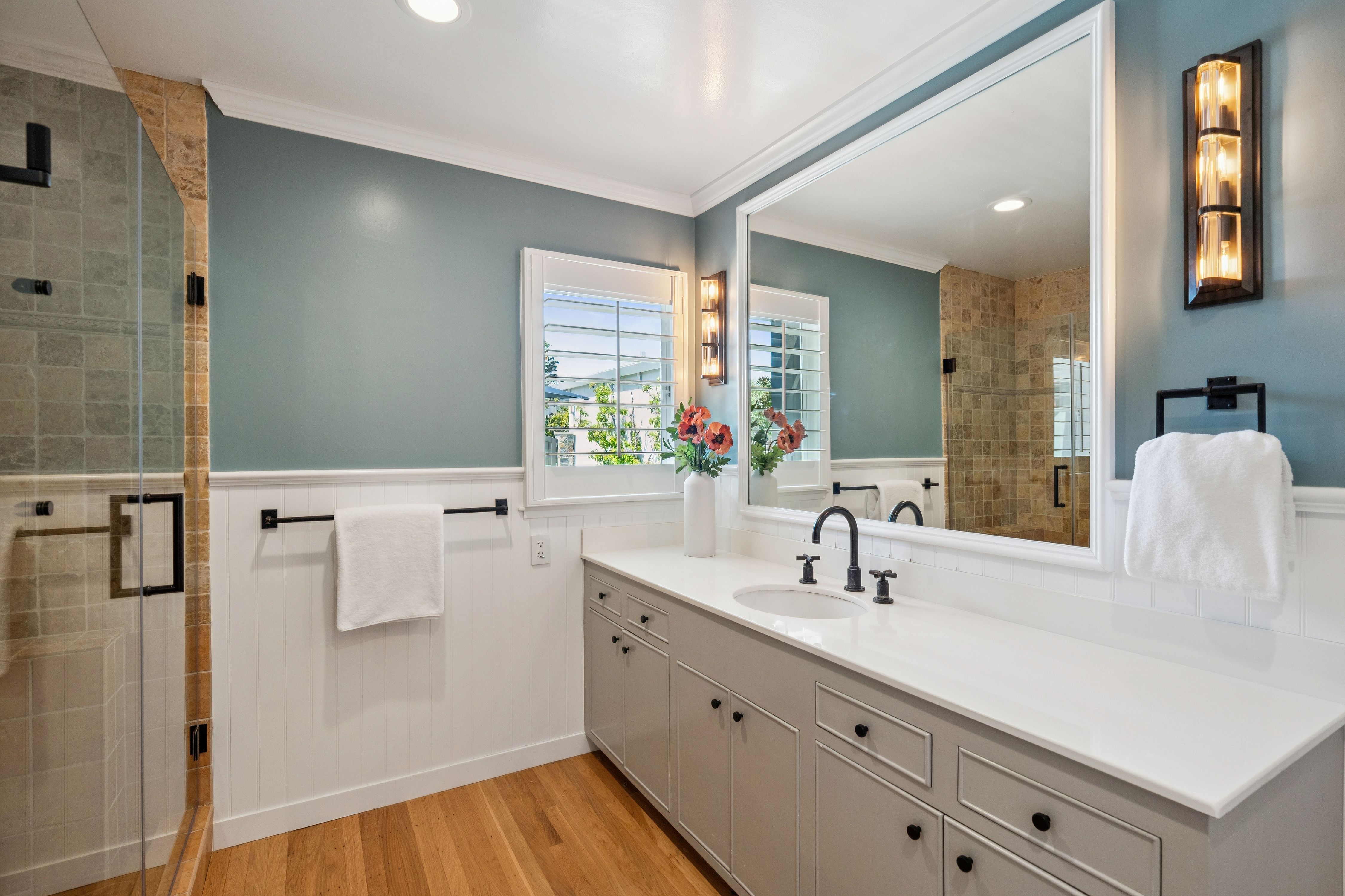  Rare One-Level Residence on Belvedere Island