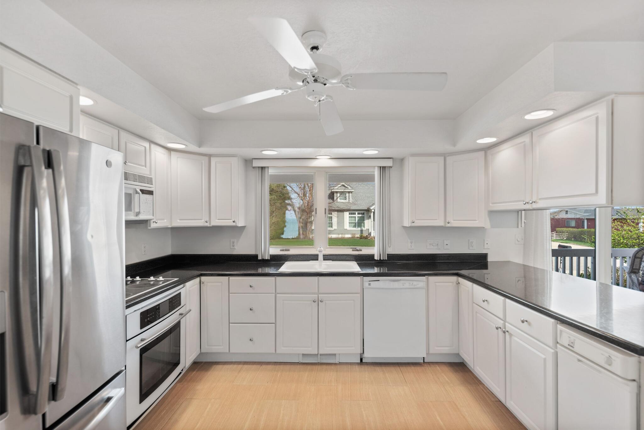 New Buffalo, Michigan, 49117, United States, 4 Bedrooms Bedrooms, ,5 BathroomsBathrooms,Residential,For Sale,1918730