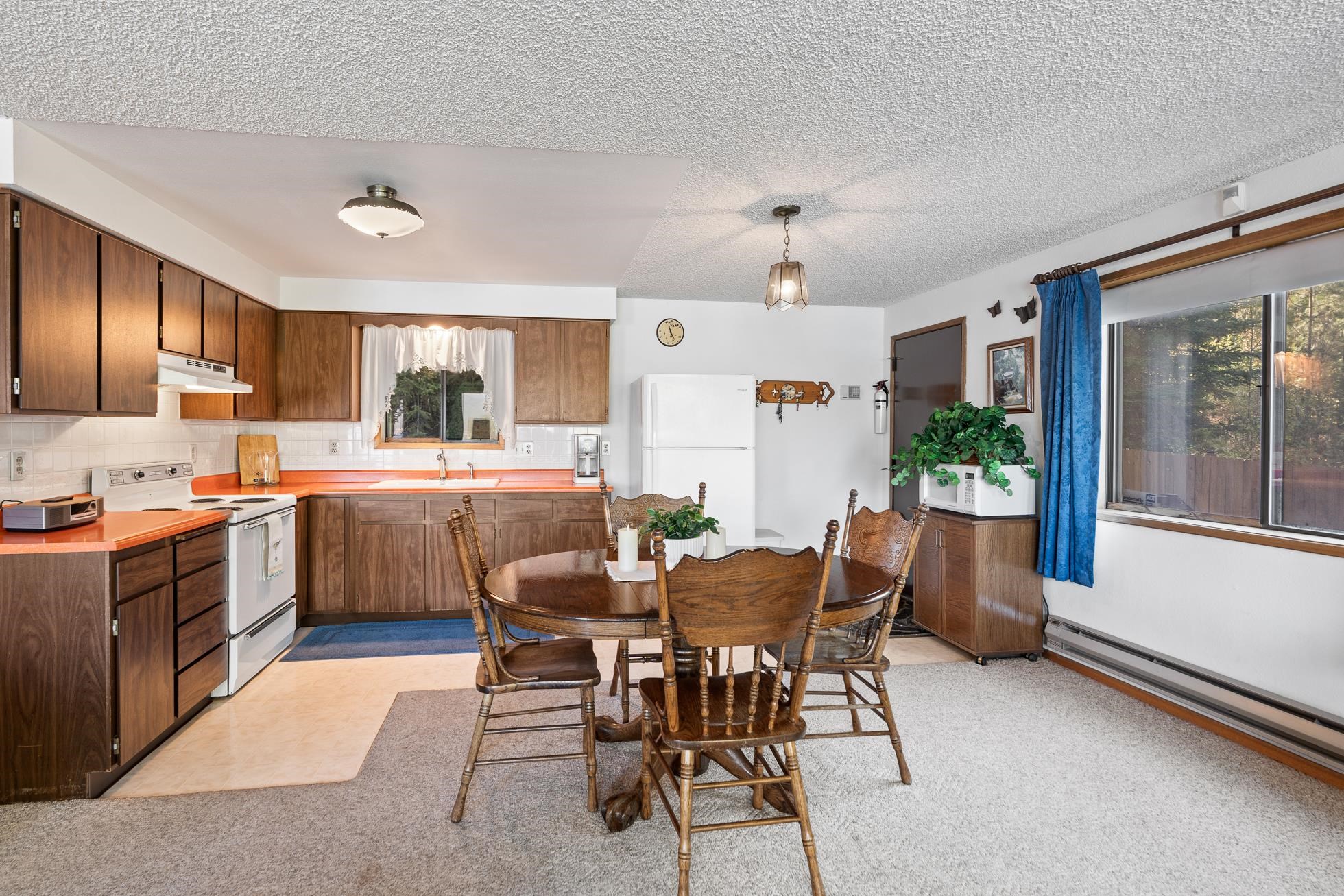 Newman Lake, Washington, 99025, United States, 3 Bedrooms Bedrooms, ,1 BathroomBathrooms,Residential,For Sale,1979183