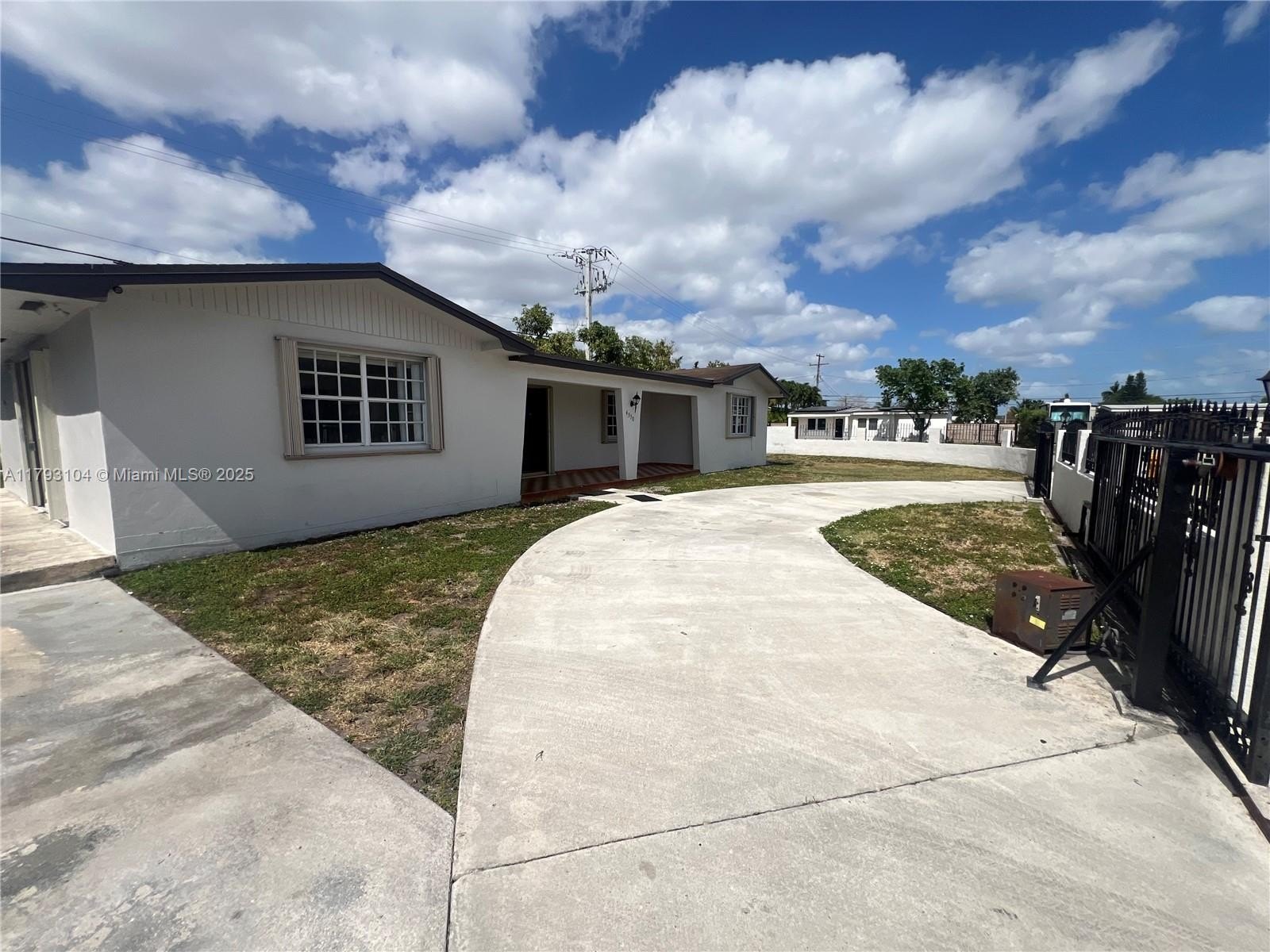Miami, Florida, 33165, United States, 4 Bedrooms Bedrooms, ,2 BathroomsBathrooms,Residential,For Sale,1936864