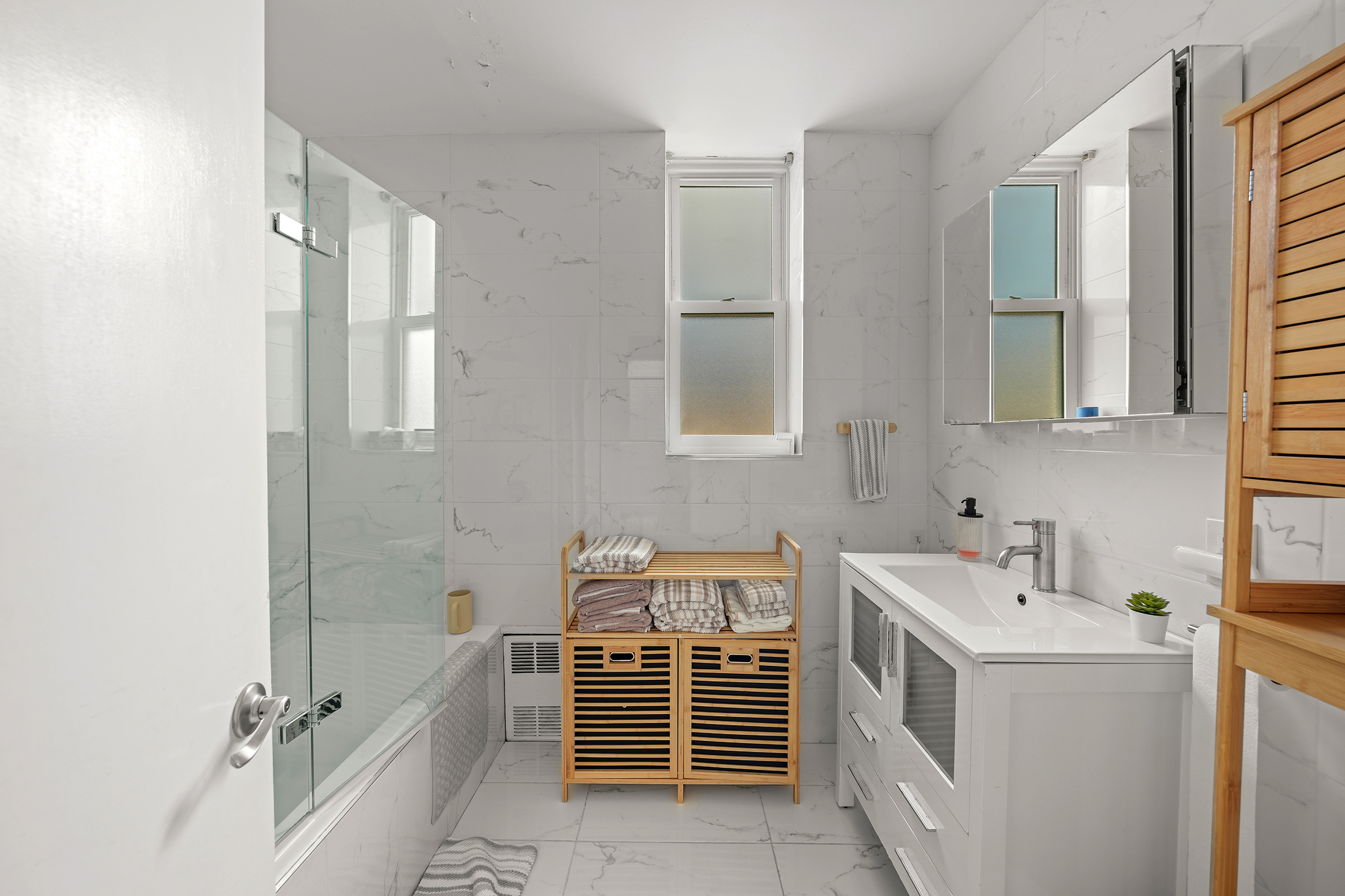 Brooklyn, New York, 11223, United States, 5 Bedrooms Bedrooms, ,4 BathroomsBathrooms,Residential,For Sale,1977618