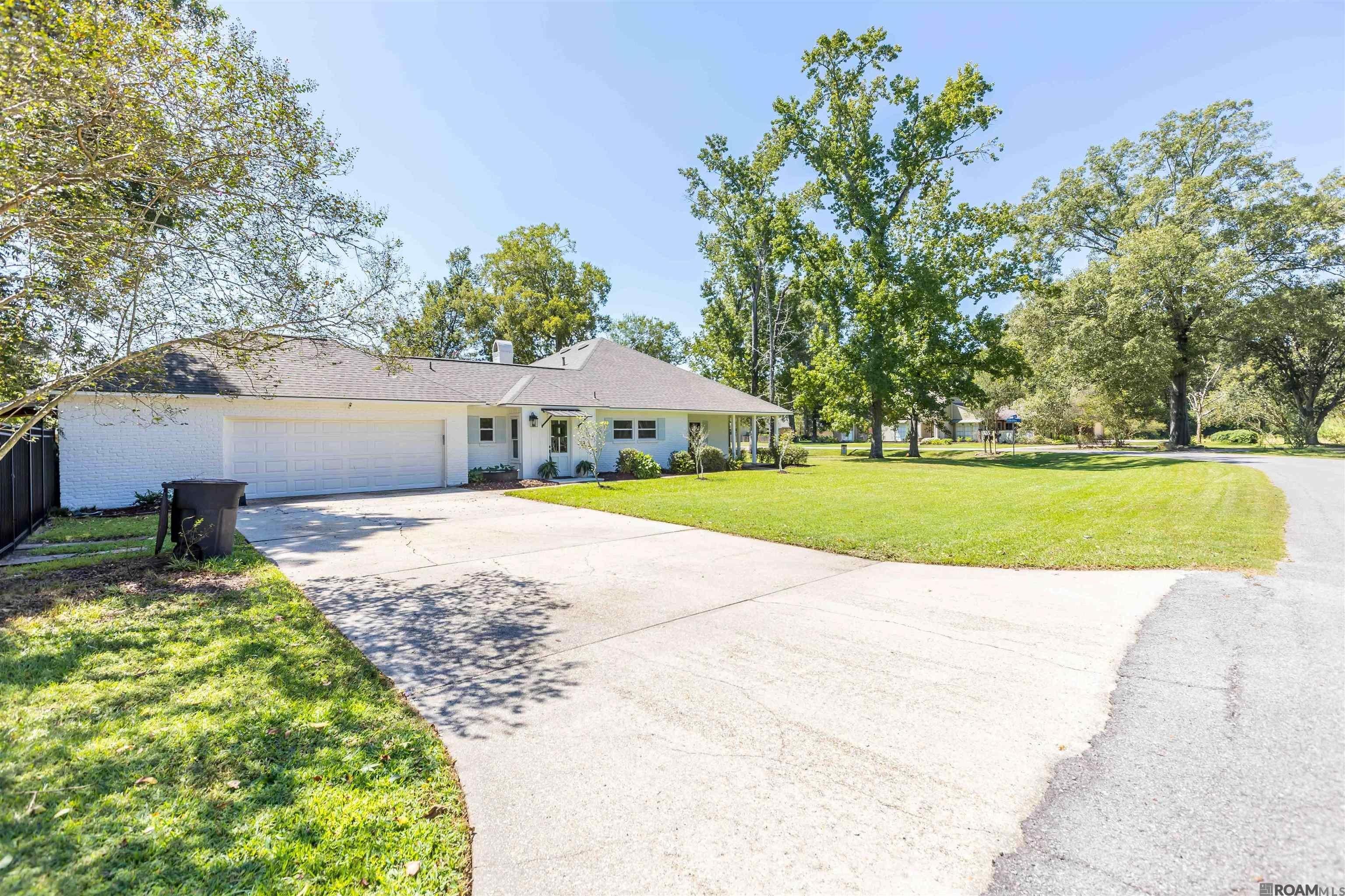 Baton Rouge, Louisiana, 70820, United States, 4 Bedrooms Bedrooms, ,3 BathroomsBathrooms,Residential,For Sale,1980276