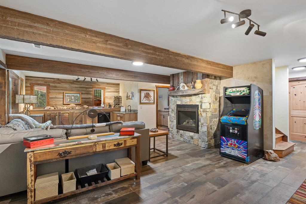 Whitefish, Montana, 59937, United States, 4 Bedrooms Bedrooms, ,2 BathroomsBathrooms,Residential,For Sale,1976274