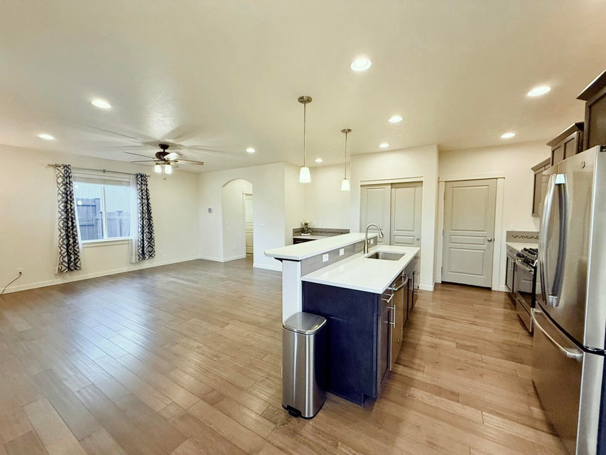 Redmond, Oregon, 97756, United States, 3 Bedrooms Bedrooms, ,3 BathroomsBathrooms,Residential,For Sale,1736801