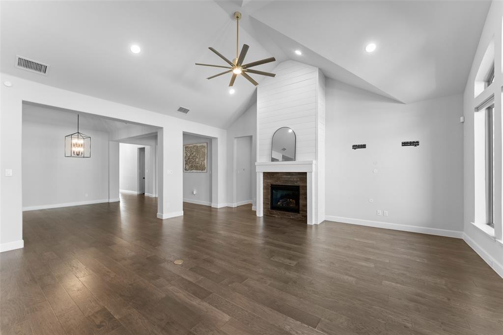 Midlothian, Texas, 76065, United States, 4 Bedrooms Bedrooms, ,5 BathroomsBathrooms,Residential,For Sale,2048085