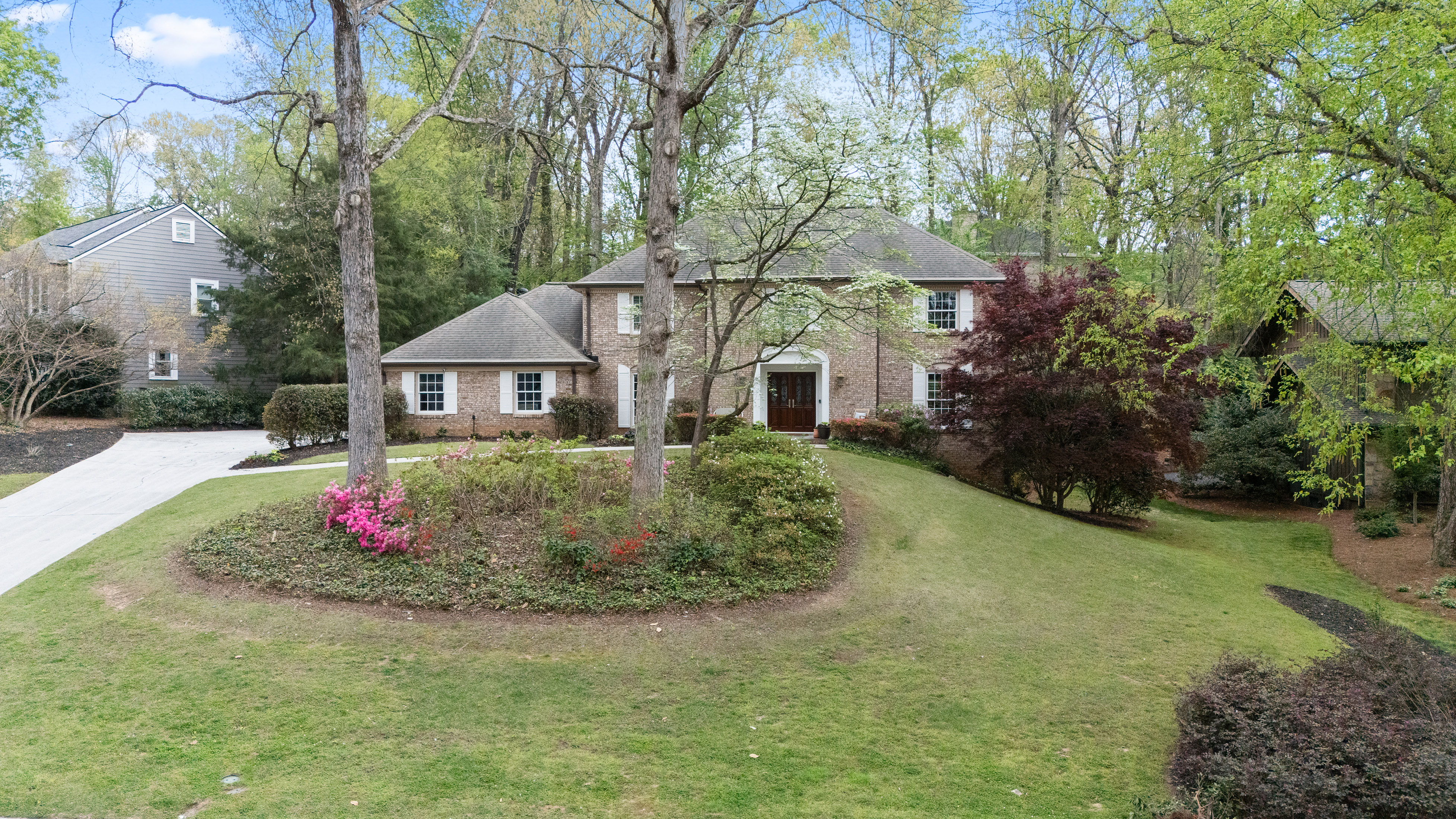  Beautifully Reimagined and Meticulously Maintained Home - 物件實景