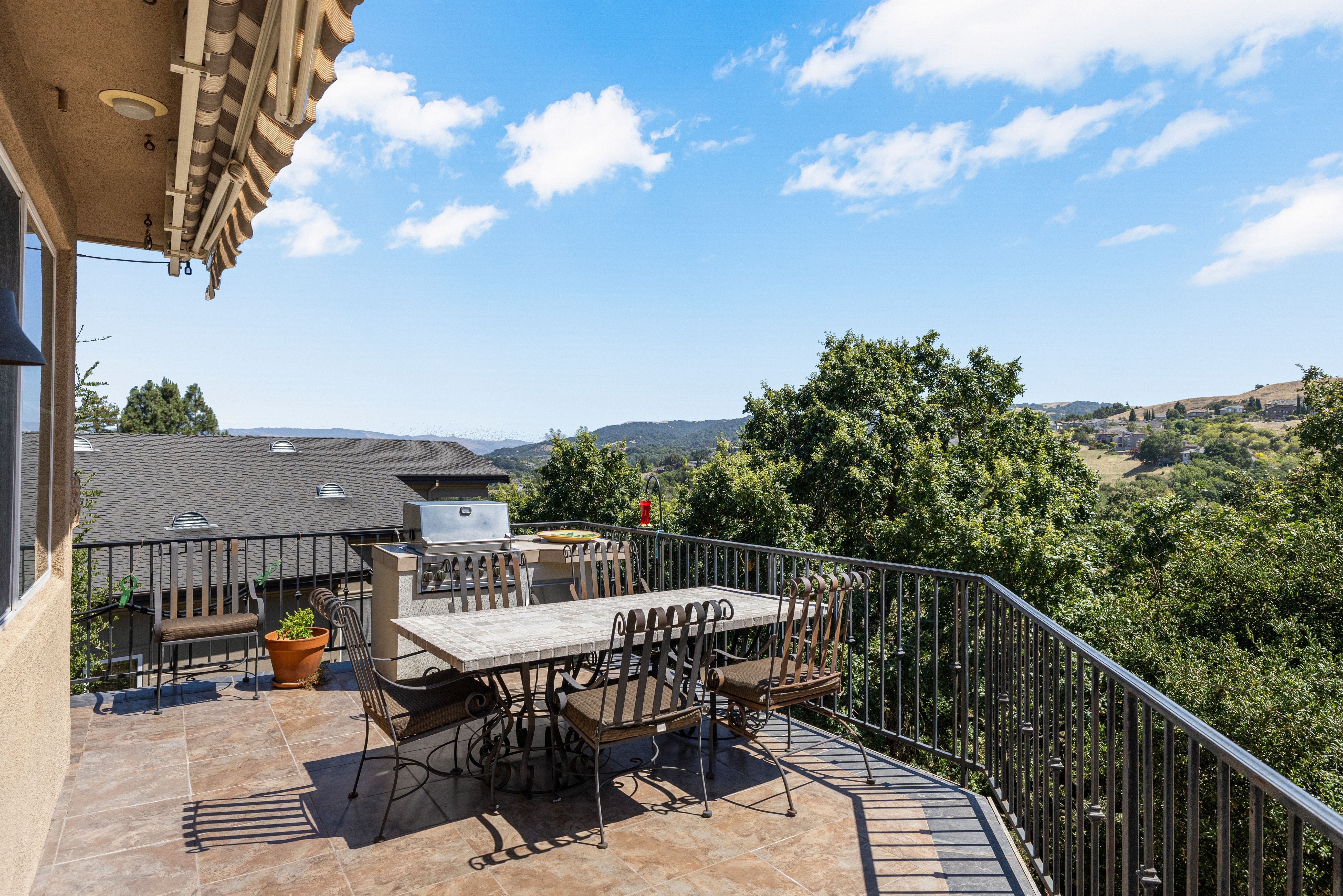  Custom Home on a Spectacular View Lot with Majestic Heritage Oak - 物件實景