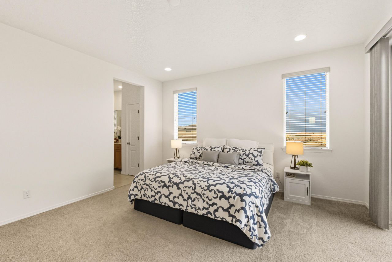 Albuquerque, New Mexico, 87120, United States, 5 Bedrooms Bedrooms, ,4 BathroomsBathrooms,Residential,For Sale,1957910