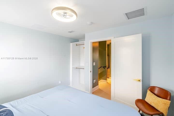 Miami Beach, Florida, 33139, United States, 5 Bedrooms Bedrooms, ,5 BathroomsBathrooms,Residential,For Sale,1785571