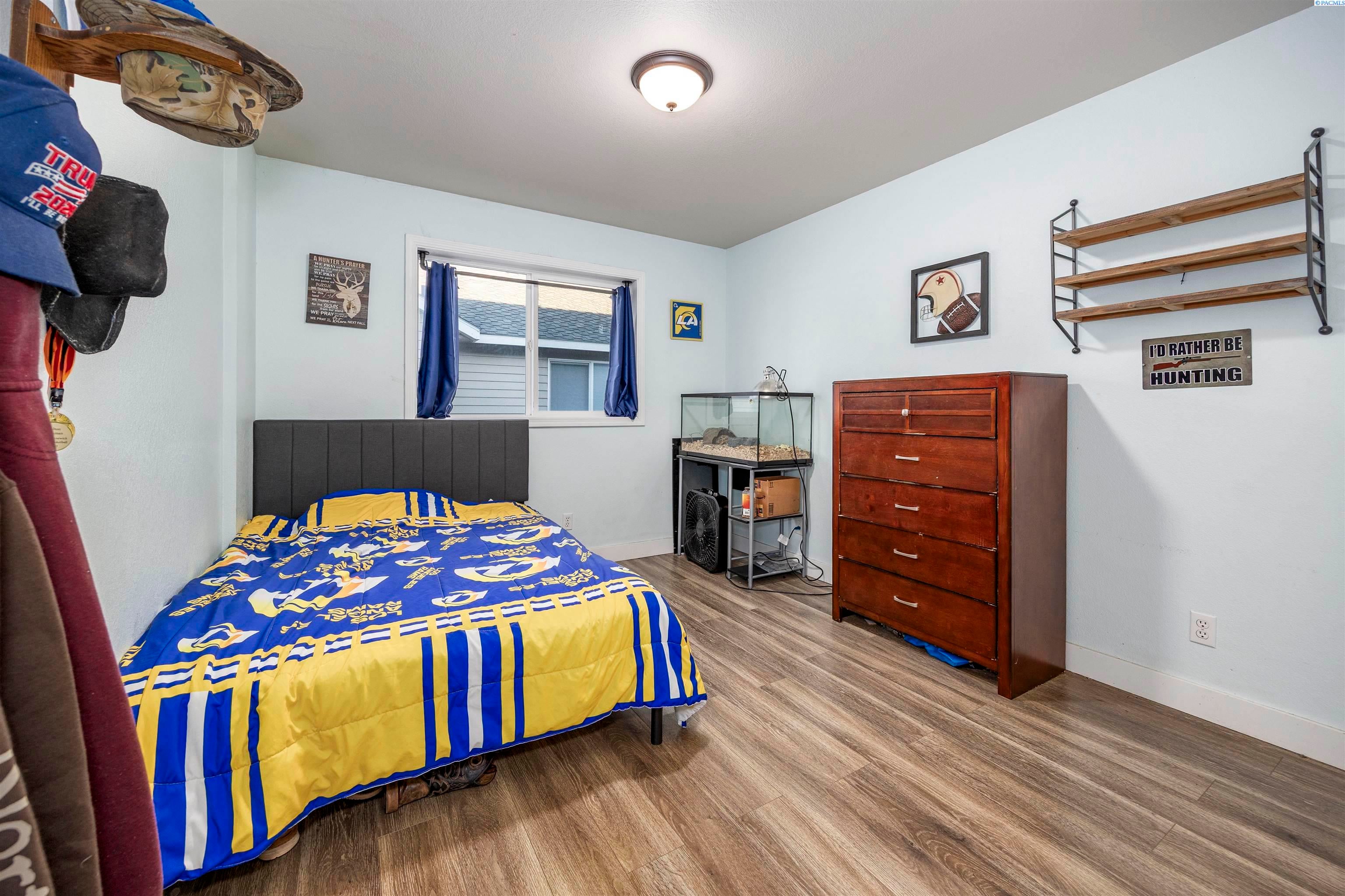 Kennewick, Washington, 99337, United States, 4 Bedrooms Bedrooms, ,2 BathroomsBathrooms,Residential,For Sale,1978666