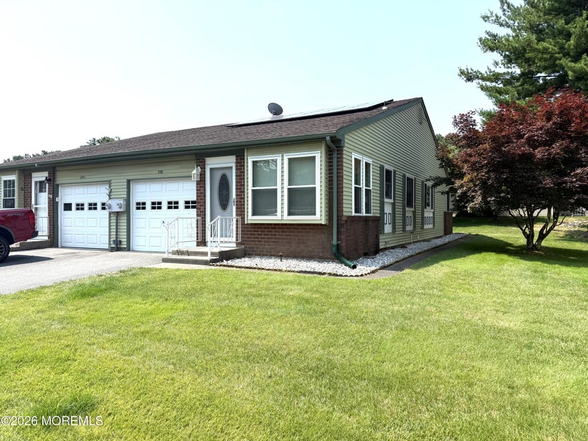 Easton Dr, Whiting, NJ 08759
