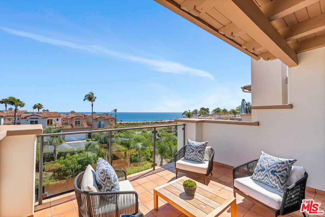 Malibu, California, 90265, United States, 2 Bedrooms Bedrooms, ,3 BathroomsBathrooms,Residential,For Sale,1902662