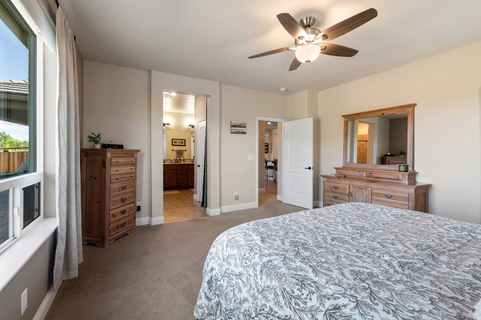 Welcome to 7239 Early Dawn Court, located in desirable Wingfield Springs - 物件實景