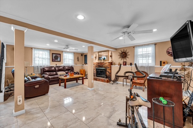 West Haven, Connecticut, 06516, United States, 4 Bedrooms Bedrooms, ,2 BathroomsBathrooms,Residential,For Sale,1981811