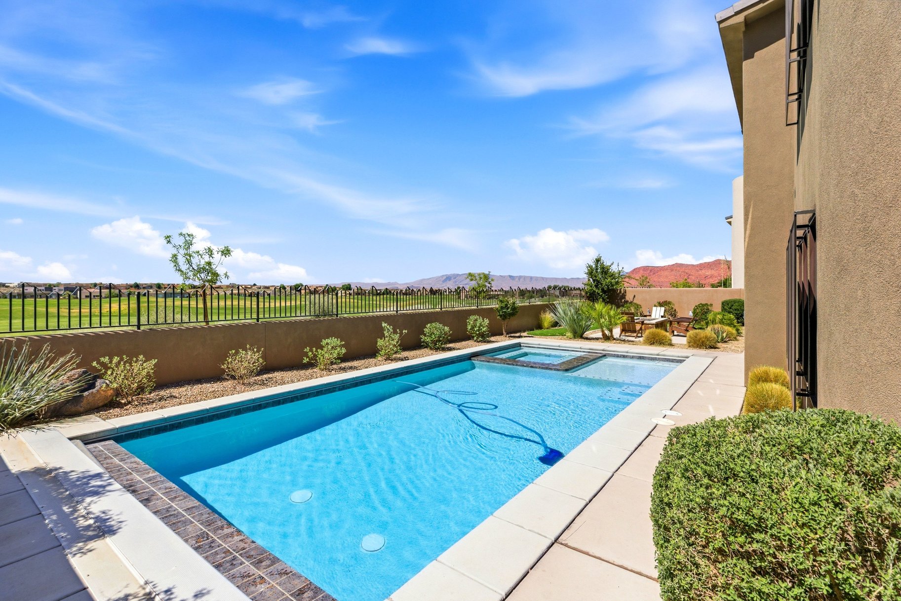  Desert Fairway Retreat with Short Term Investment Opportunity - 物件實景
