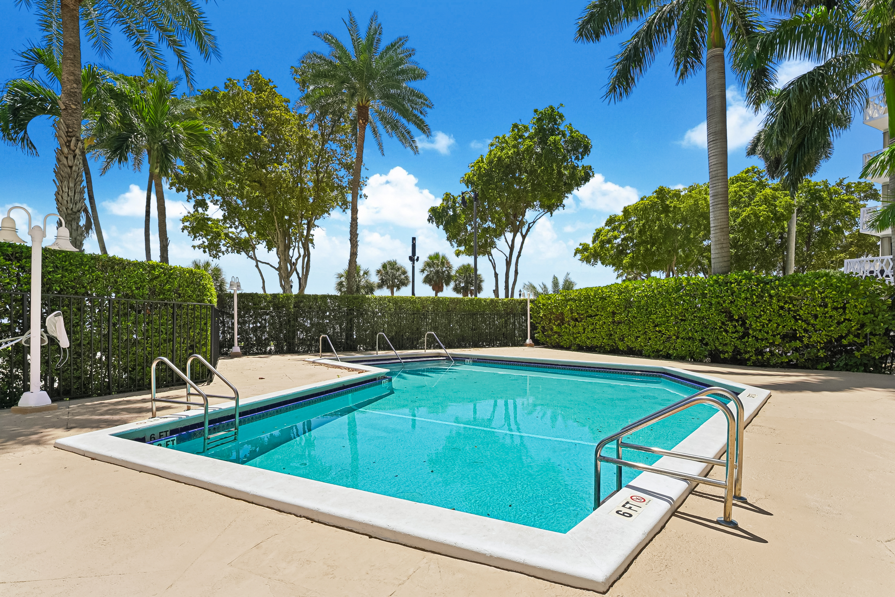  1420 Brickell Bay Dr, Miami, FL, 33131 - 物件實景