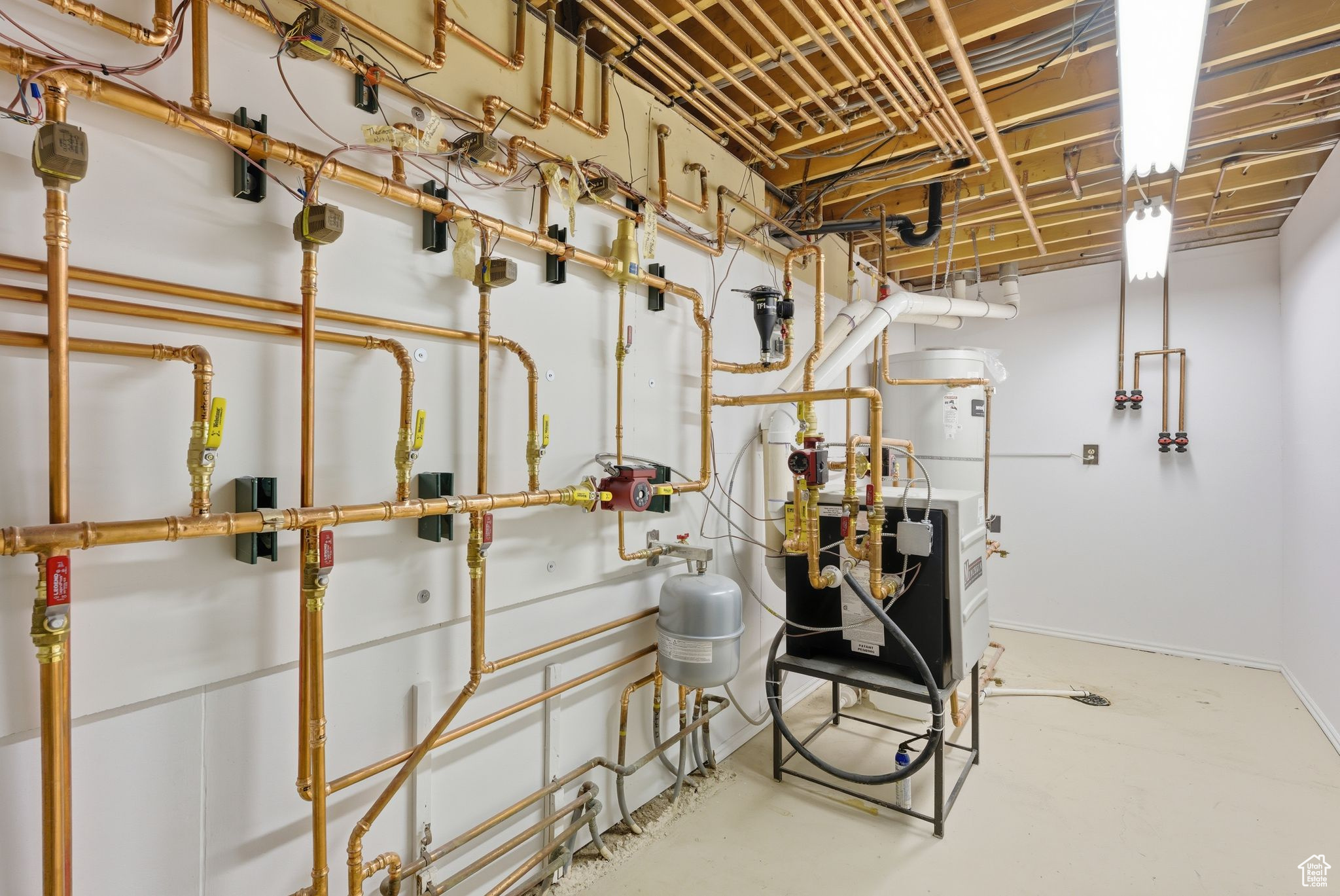 Tooele, Utah, 84074, United States, 4 Bedrooms Bedrooms, ,4 BathroomsBathrooms,Residential,For Sale,1989658