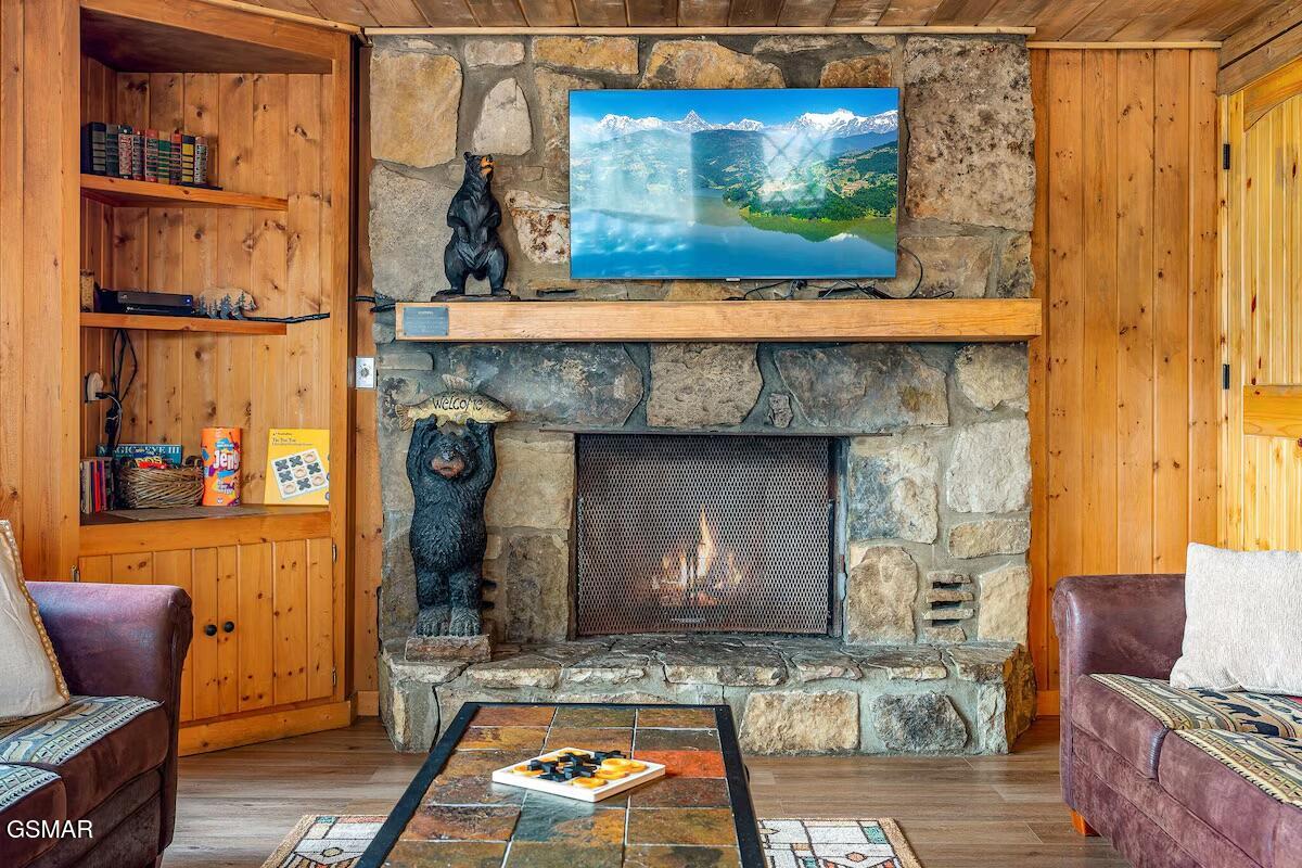 Gatlinburg, Tennessee, 37738, United States, 5 Bedrooms Bedrooms, ,4 BathroomsBathrooms,Residential,For Sale,2023747