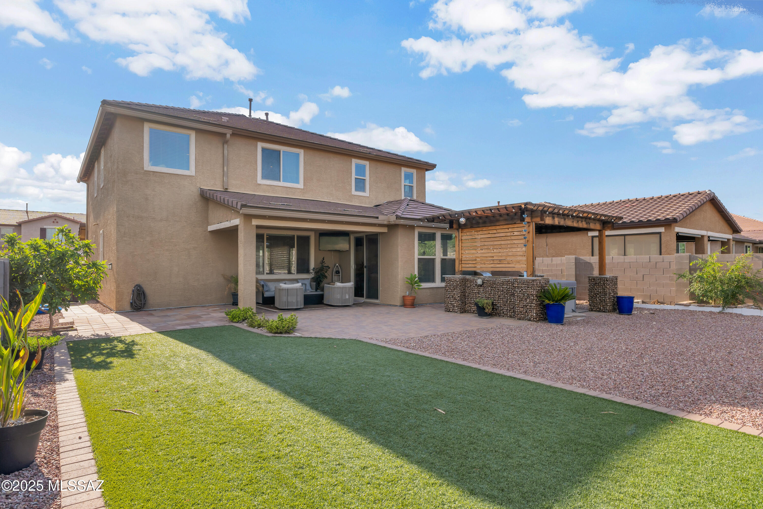 Tucson, Arizona, 85741, United States, 4 Bedrooms Bedrooms, ,3 BathroomsBathrooms,Residential,For Sale,1933342