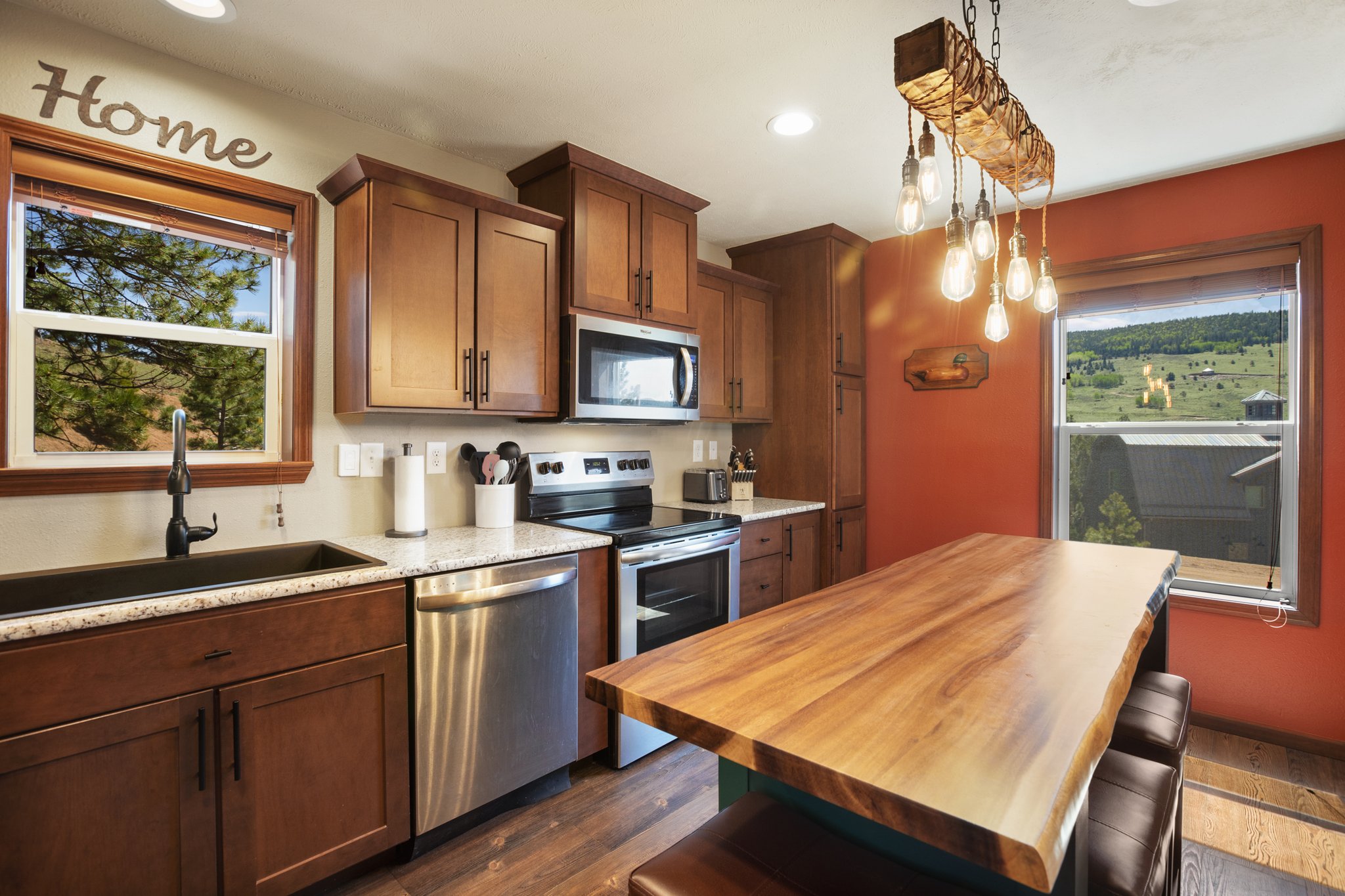 Cripple Creek, Colorado, 80813, United States, 4 Bedrooms Bedrooms, ,3 BathroomsBathrooms,Residential,For Sale,1856963