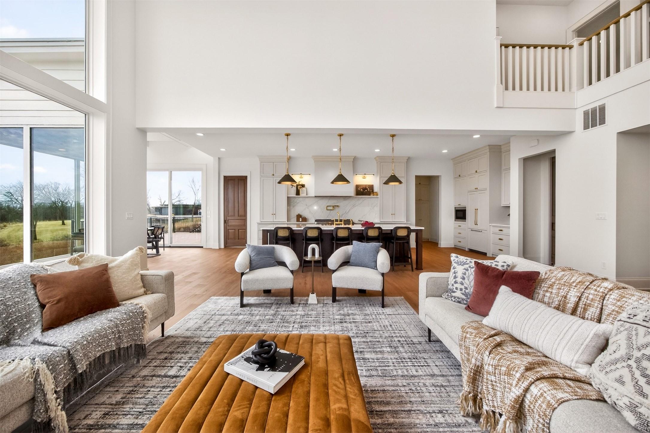 Pella, Iowa, 50219, United States, 5 Bedrooms Bedrooms, ,5 BathroomsBathrooms,Residential,For Sale,2019624