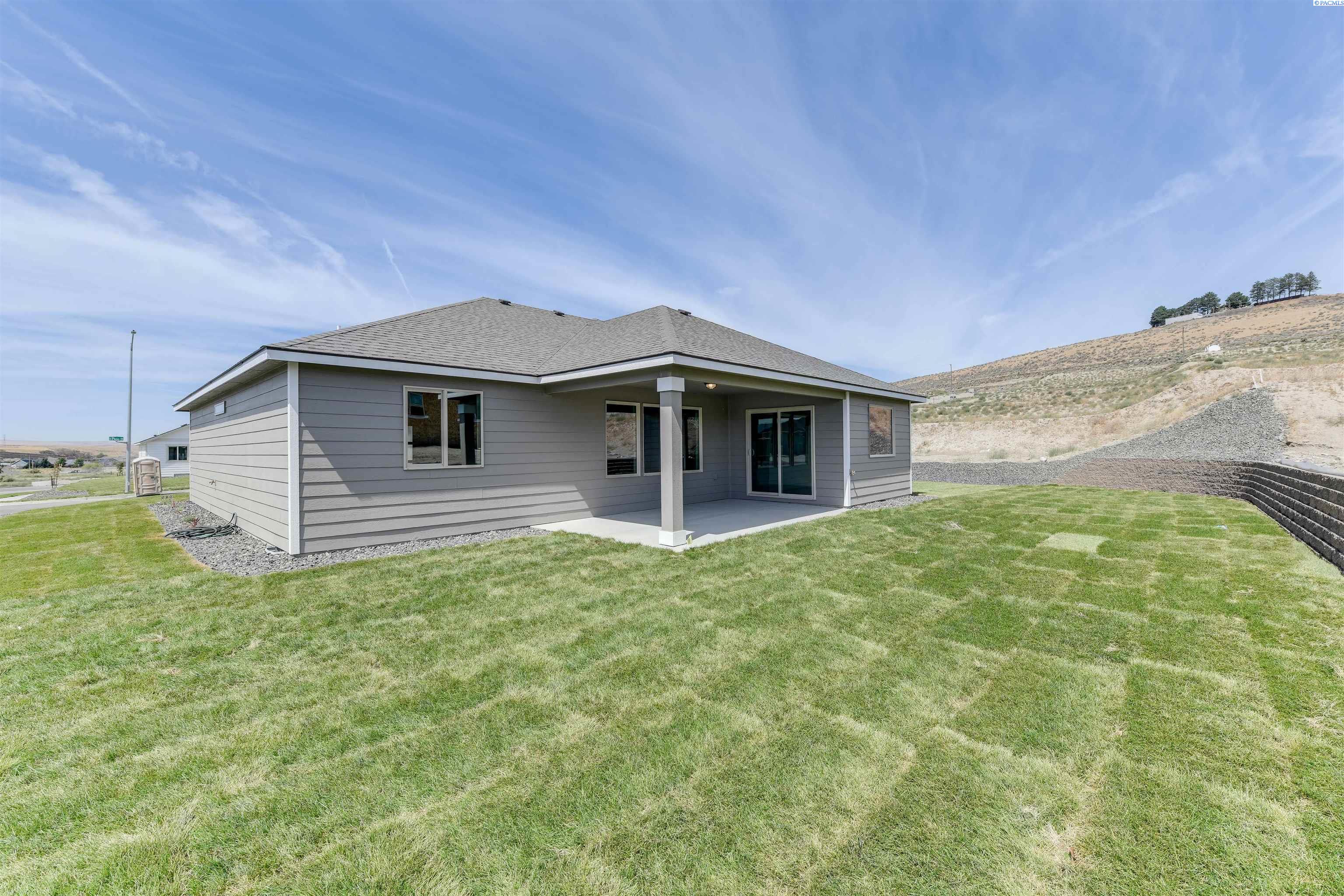 Kennewick, Washington, 99338, United States, 3 Bedrooms Bedrooms, ,1 BathroomBathrooms,Residential,For Sale,1901693