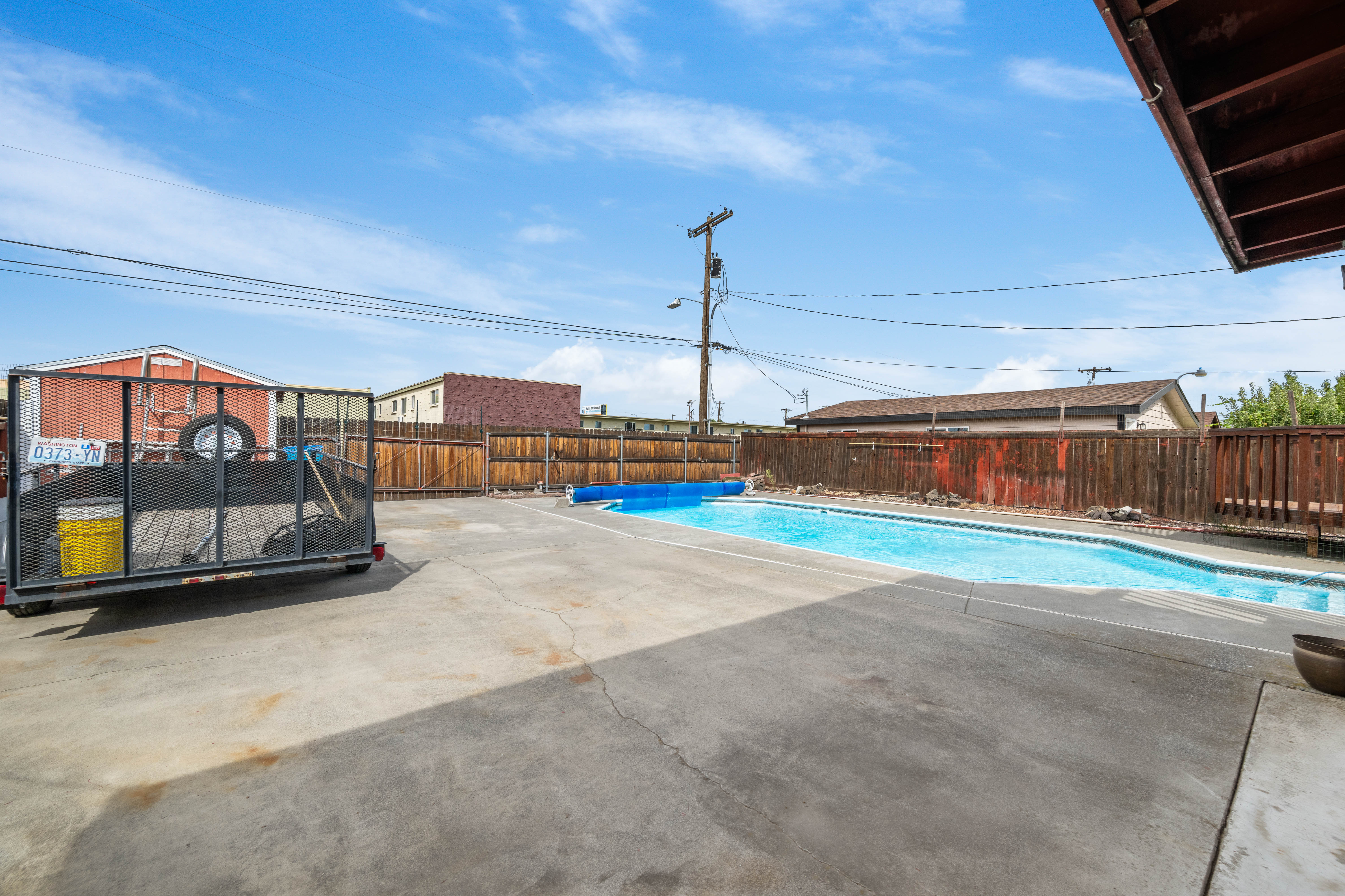  In-ground pool, RV parking and Lots of Space - 物件實景