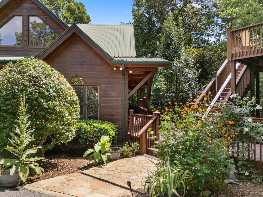 Blairsville, Georgia, 30512, United States, 3 Bedrooms Bedrooms, ,4 BathroomsBathrooms,Residential,For Sale,1895292