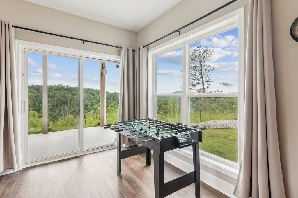 Ellijay, Georgia, 30540, United States, 3 Bedrooms Bedrooms, ,3 BathroomsBathrooms,Residential,For Sale,1859114
