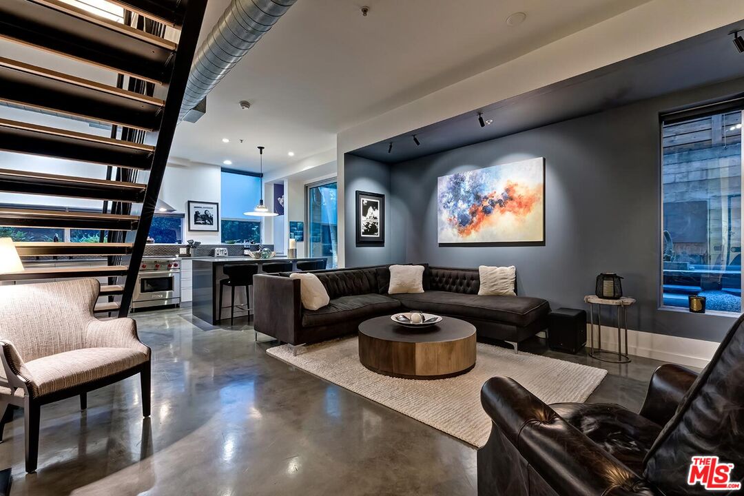 West Hollywood, California, 90069, United States, 2 Bedrooms Bedrooms, ,2 BathroomsBathrooms,Residential,For Sale,1760061