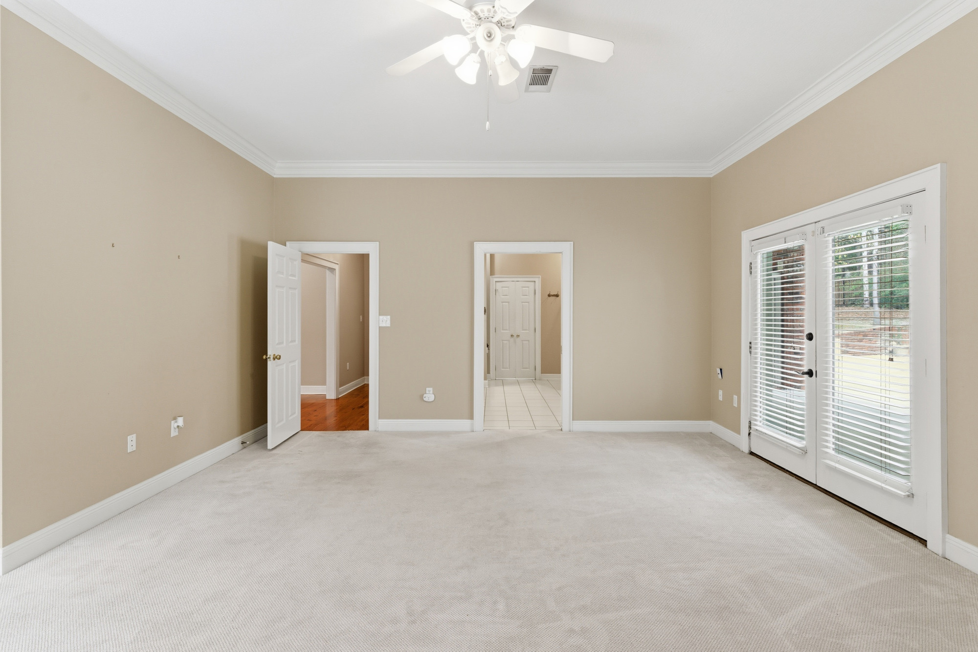 Hattiesburg, Mississippi, 39402, United States, 5 Bedrooms Bedrooms, ,7 BathroomsBathrooms,Residential,For Sale,2005414