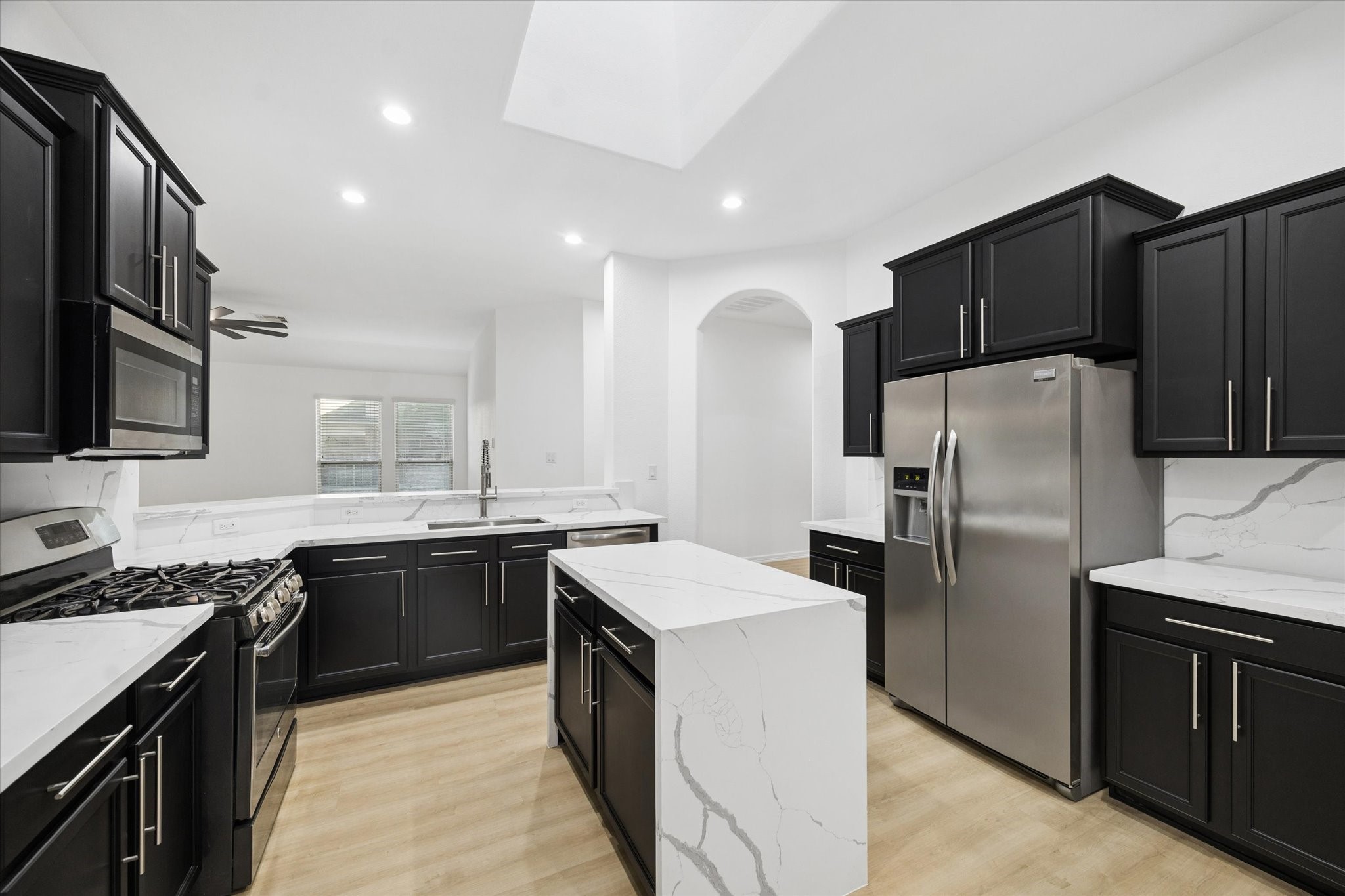  8819 Alicia Drive - 物件實景