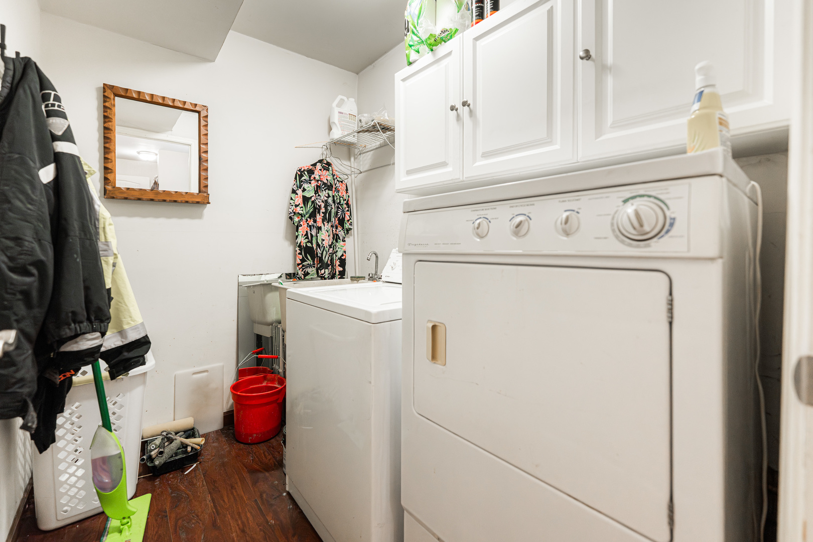Hinckley, Illinois, 60520, United States, 3 Bedrooms Bedrooms, ,2 BathroomsBathrooms,Residential,For Sale,1921683