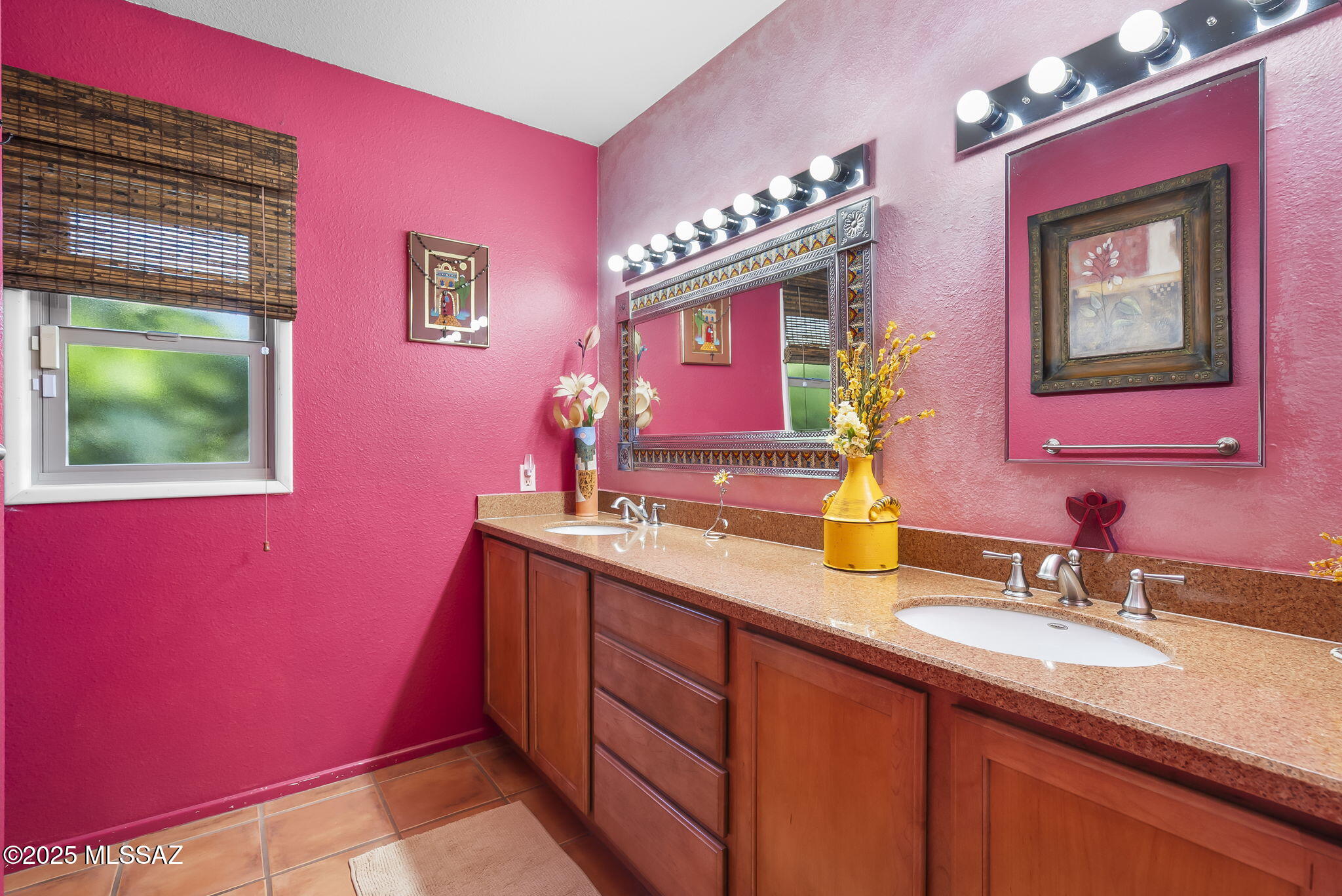 Tubac, Arizona, 85646, United States, 2 Bedrooms Bedrooms, ,3 BathroomsBathrooms,Residential,For Sale,1991588