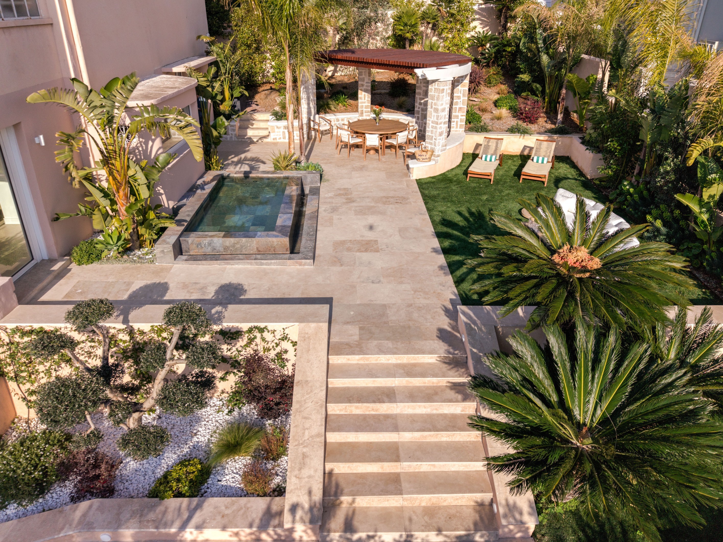  Cannes Croisette waterfront property with private garden and pool, rare duplex … - 物件實景